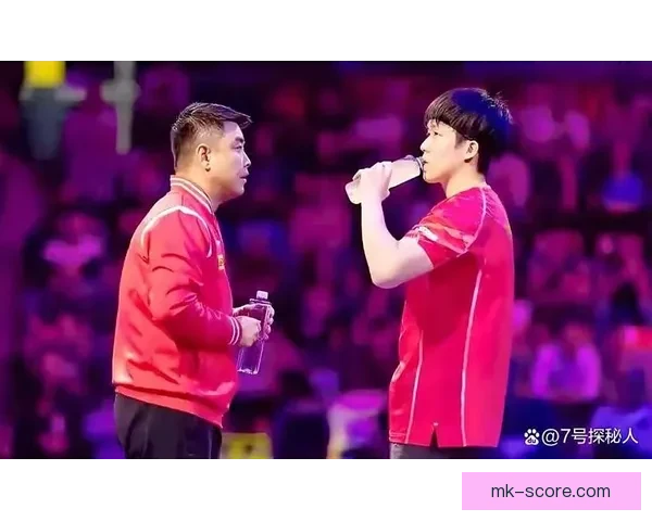 王皓为王楚钦紧张到流鼻涕 眼眶泛红压力过大引发关注 王皓为王楚钦紧张到流鼻涕 眼眶泛红压力过大引发关注